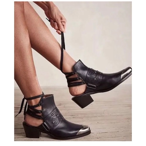 Free People Rory Studded Shoe Boots. Size 6 - Picture 10 of 10